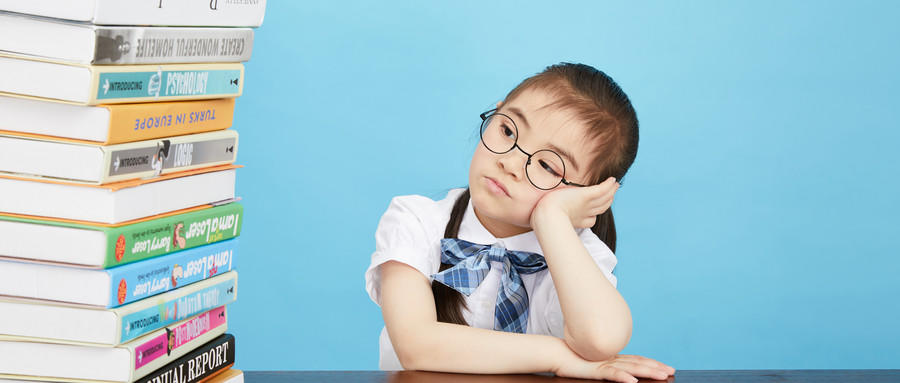 斜視會并發(fā)哪些容易混淆的疾?。?></div>
			<div   id="7zfnlrhzzxr"   class="me_info">
				<div   id="7zfnlrhzzxr"   class="info_des">可發(fā)生以下并發(fā)癥： 大部分斜視患者都同時患有弱視。由于斜視患者長期一只眼注視，另一只眼將造成廢用性視力下降或停止發(fā)育，日后即便戴合適的眼鏡，視力也不能達到正常。 在...</div>
				<div   id="7zfnlrhzzxr"   class="info_more"><li ><a href=